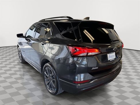 Used 2022 Chevrolet Equinox RS w/ RS Leather Package image 9