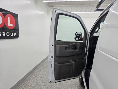 Used 2022 GMC Savana 2500 w/ Driver Convenience Package RWD image 25