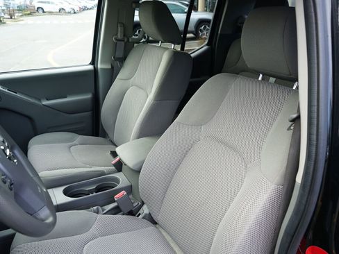 Used 2019 Nissan Frontier SV image 14