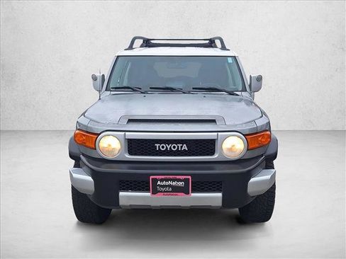 Used 2010 Toyota FJ Cruiser 4WD image 2