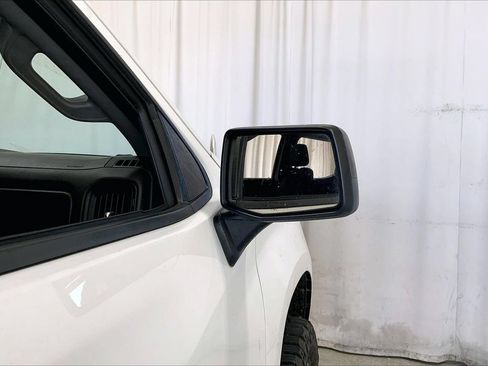 Used 2019 Chevrolet Silverado 1500 Custom w/ Infotainment Package RWD image 11
