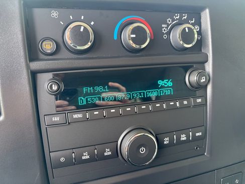 New 2026 GMC Savana 3500 LT w/ LT Preferred Equipment Group RWD image 18