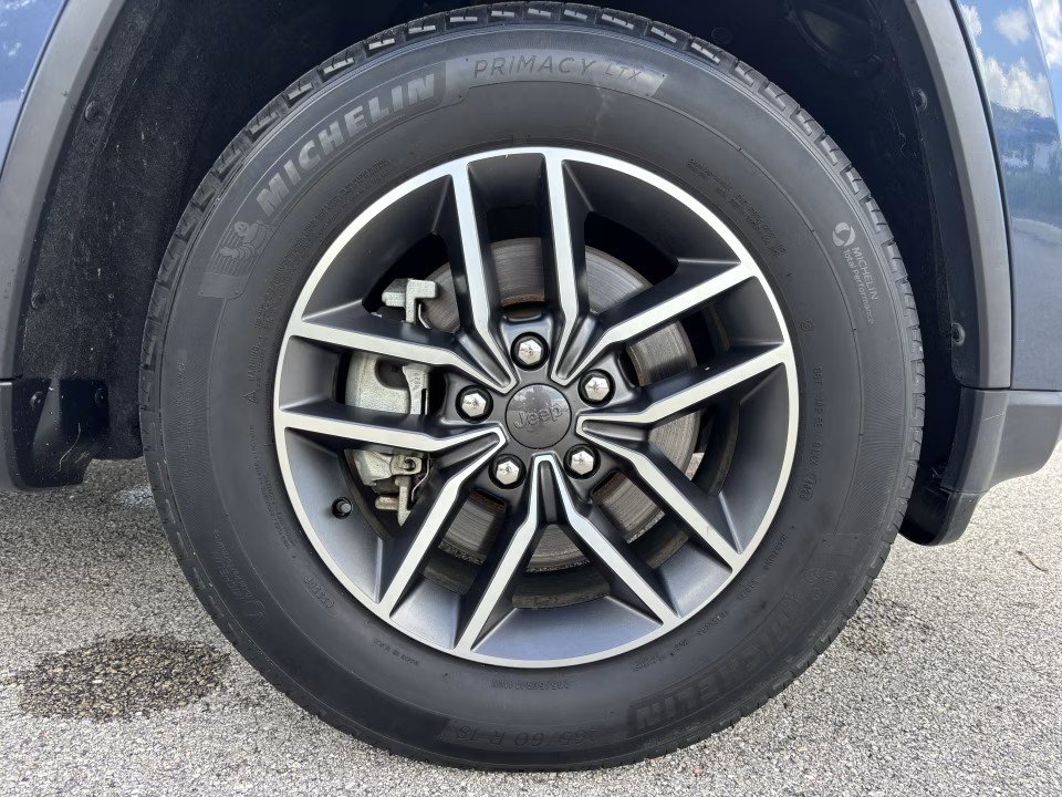 Used 2021 Jeep Grand Cherokee Limited RWD image 44