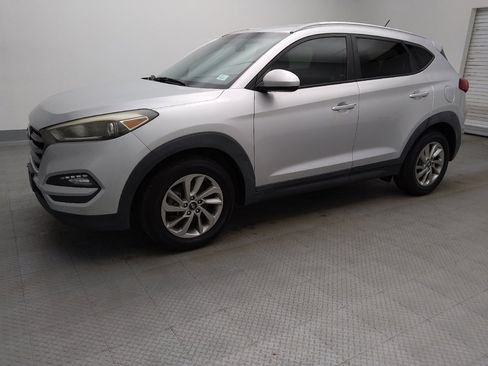 Used 2016 Hyundai Tucson SE w/ Option Group 02 FWD image 2