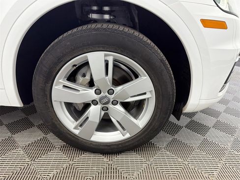 Used 2018 Audi Q5 2.0T Premium Plus w/ Premium Plus Package image 14