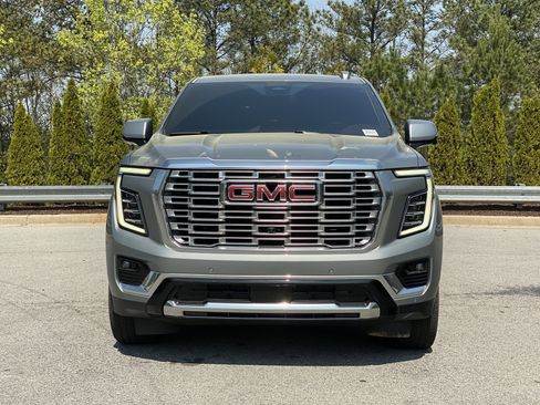 Used 2025 GMC Yukon XL Denali w/ Sun & Power Step Package image 14