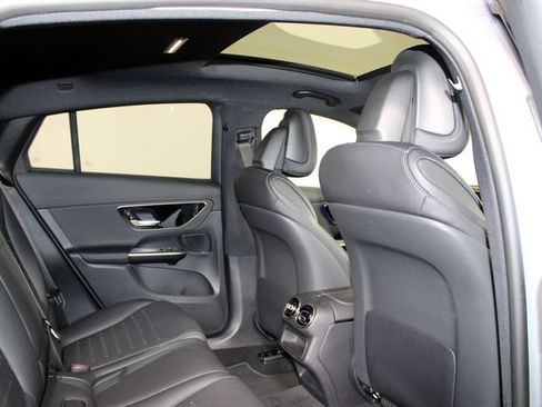 Used 2024 Mercedes-Benz GLC 300 4MATIC image 23