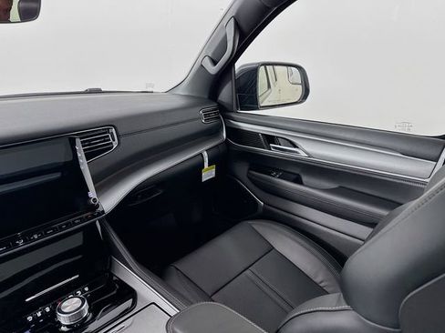 New 2026 Jeep Grand Wagoneer 4WD w/ Premium Group I image 25