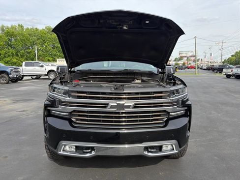 Used 2019 Chevrolet Silverado 1500 High Country w/ Technology Package AWD/4WD image 13