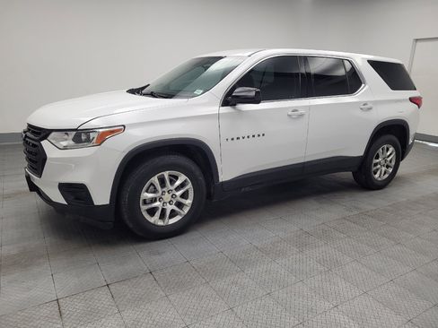 Used 2019 Chevrolet Traverse LS w/ LPO, Blackout Package FWD image 2