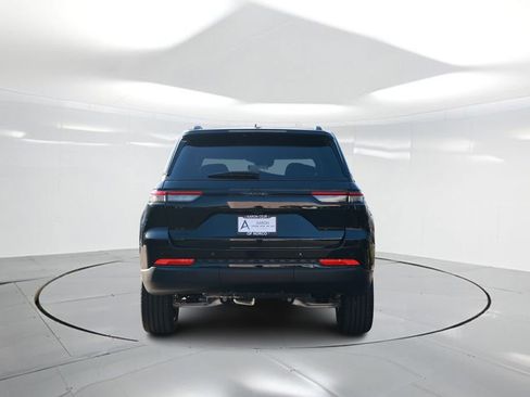 New 2025 Jeep Grand Cherokee Altitude image 3
