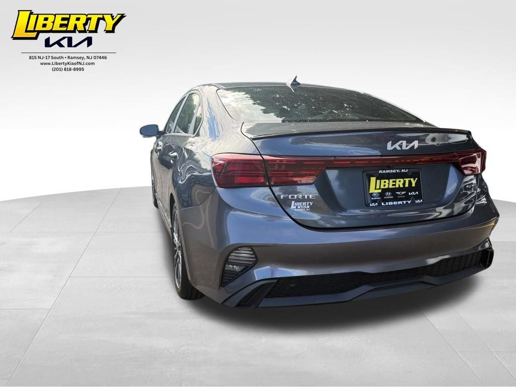 Used 2023 Kia Forte GT-Line w/ GT-Line Premium Package FWD image 5