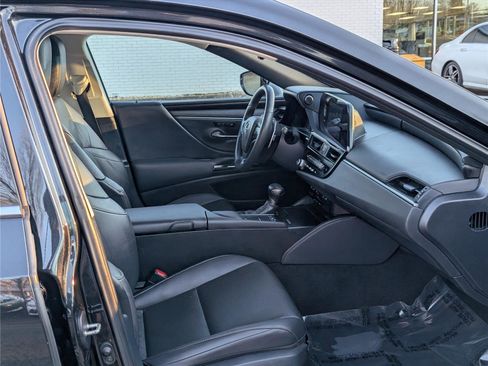 Certified 2022 Lexus ES 350 w/ Premium Package image 11