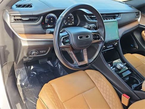 Used 2022 Jeep Grand Cherokee Summit image 10