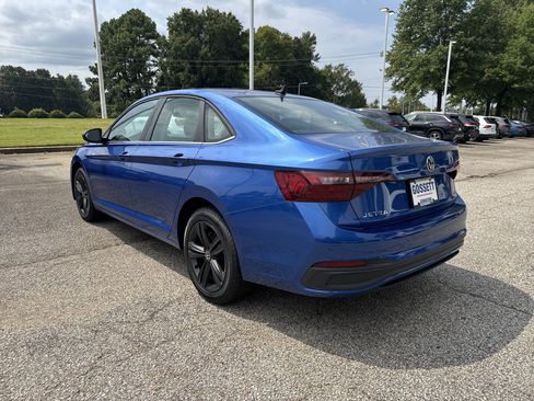 Used 2022 Volkswagen Jetta SE FWD image 3