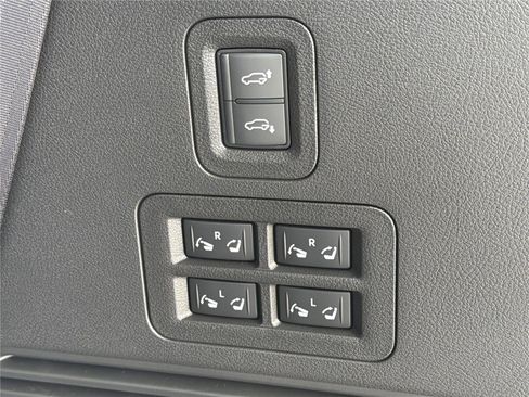 New 2026 INFINITI QX80 4WD w/ Sport Exterior Package image 28