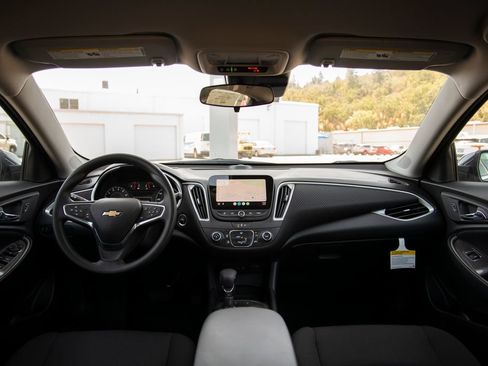 New 2025 Chevrolet Malibu LS FWD image 15