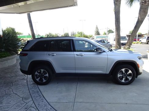 Used 2023 Jeep Grand Cherokee 4WD 4xe image 8