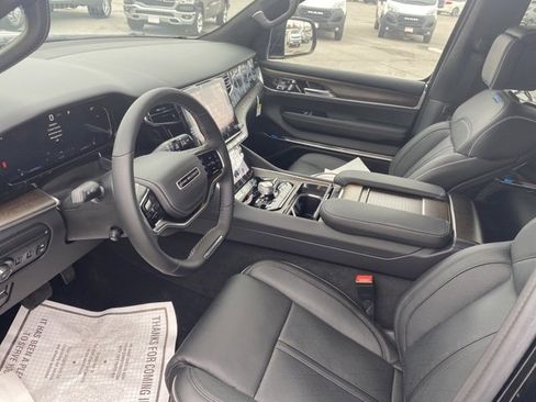 New 2022 Jeep Grand Wagoneer Series II image 14