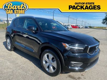 Used 2022 Volvo XC40 T4 Momentum