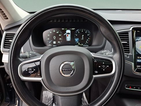 Used 2022 Volvo XC90 T5 Momentum w/ Climate Package AWD/4WD image 18