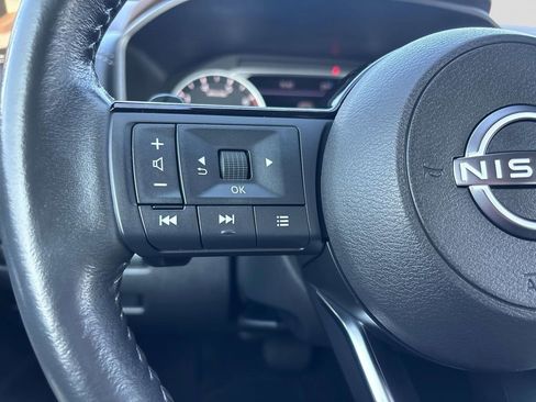 Used 2023 Nissan Rogue SL w/ SL Premium Package image 19