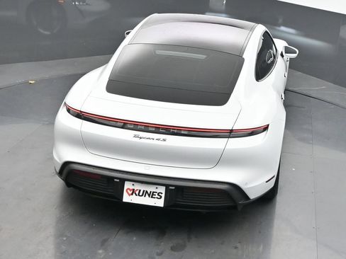 Used 2020 Porsche Taycan 4S image 43