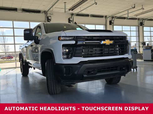 Used 2024 Chevrolet Silverado 3500 W/T image 3