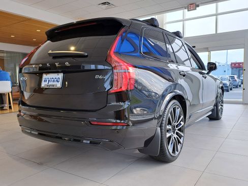 New 2026 Volvo XC90 B6 Ultra w/ Protection Package image 3