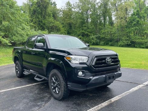 Used 2021 Toyota Tacoma SR5 AWD/4WD image 1