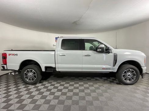 New 2026 Ford F250 Platinum w/ Platinum Plus Package AWD/4WD image 2