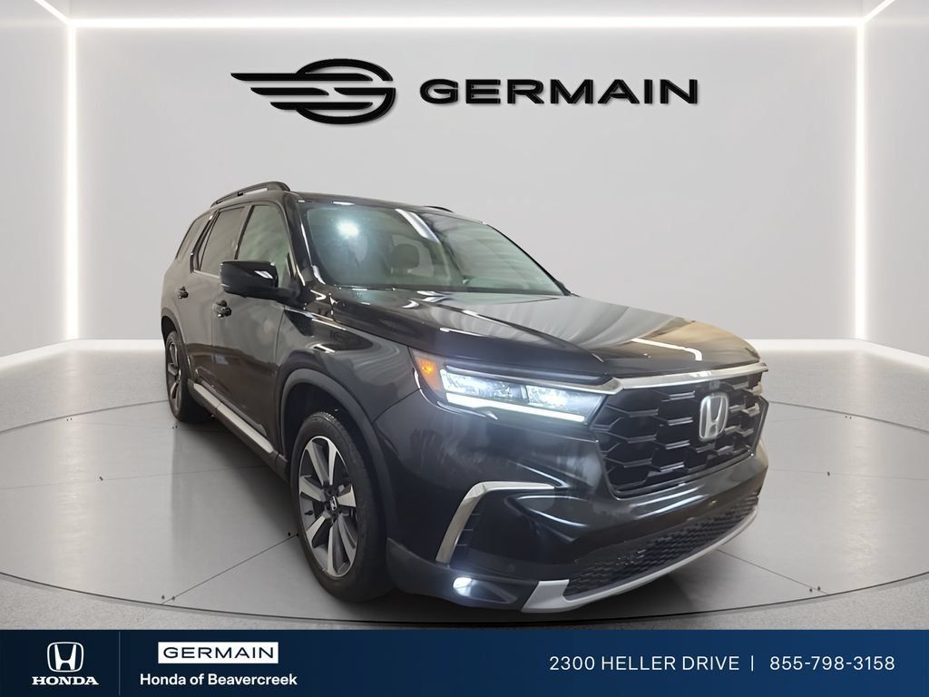 Used 2025 Honda Pilot Elite image 1