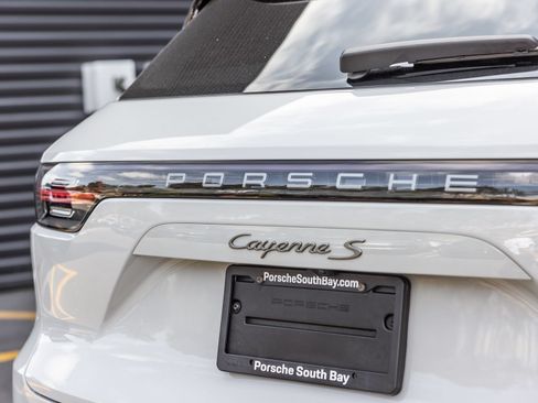 Certified 2023 Porsche Cayenne S AWD/4WD image 15