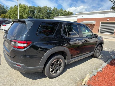 Used 2023 Honda Pilot LX image 11