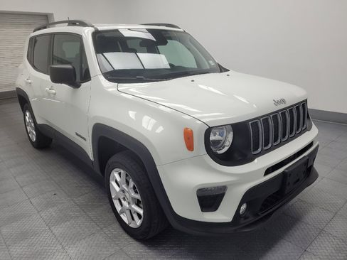 Used 2022 Jeep Renegade Latitude AWD/4WD image 13