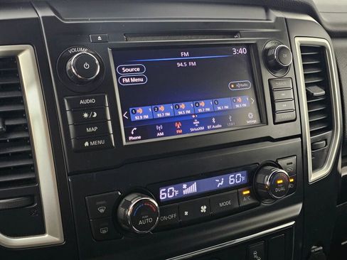 Used 2019 Nissan Titan SV w/ SV Convenience Package image 23