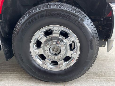 Used 2015 Ford F250 XLT w/ XLT Premium Package image 18