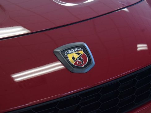Used 2020 FIAT 124 Spider Abarth w/ Convenience Group RWD image 15