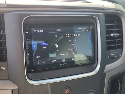 Used 2018 RAM 1500 Express image 19