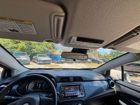 Used 2025 Nissan Versa SV FWD image 33