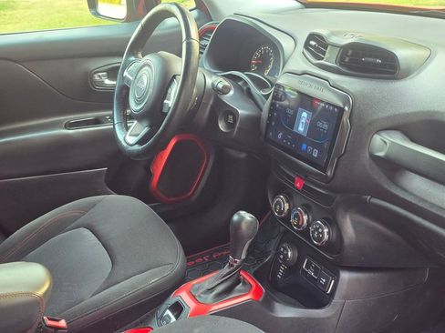 Used 2017 Jeep Renegade Trailhawk AWD/4WD image 12