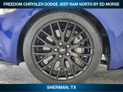 Used 2016 Ford Mustang GT Premium w/ Black Accent Package RWD image 7