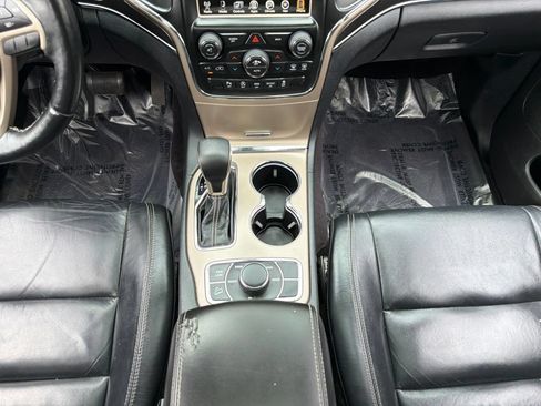 Used 2017 Jeep Grand Cherokee Limited AWD/4WD image 22