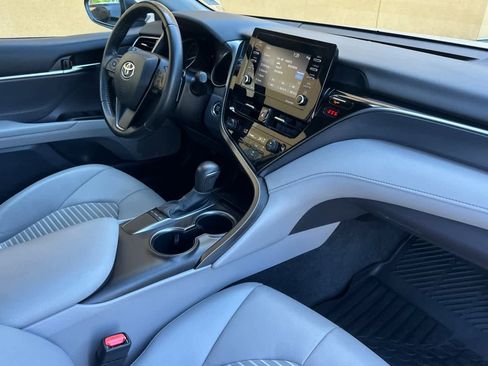 Used 2022 Toyota Camry SE w/ Convenience Package image 14