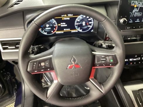 Used 2023 Mitsubishi Outlander SEL image 27