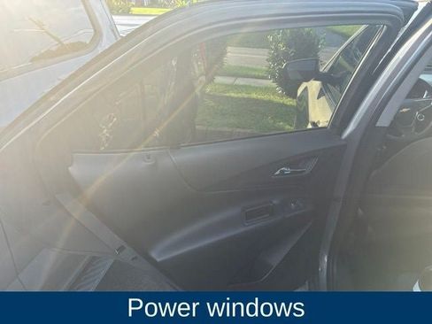 Used 2018 Chevrolet Equinox LT FWD image 18