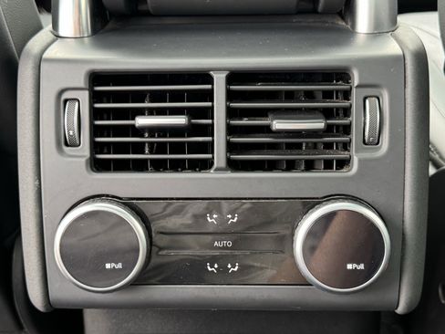 Used 2023 Land Rover Discovery S R-Dynamic image 28