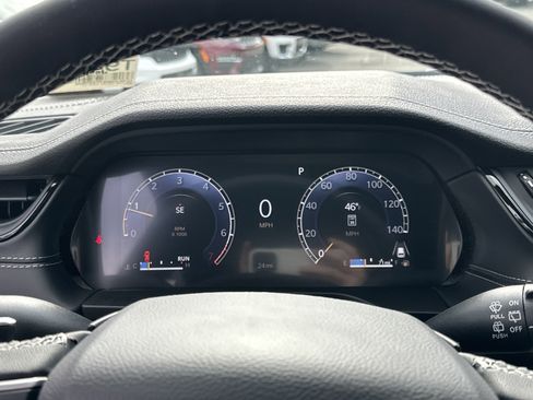 New 2026 Jeep Grand Cherokee Altitude image 9