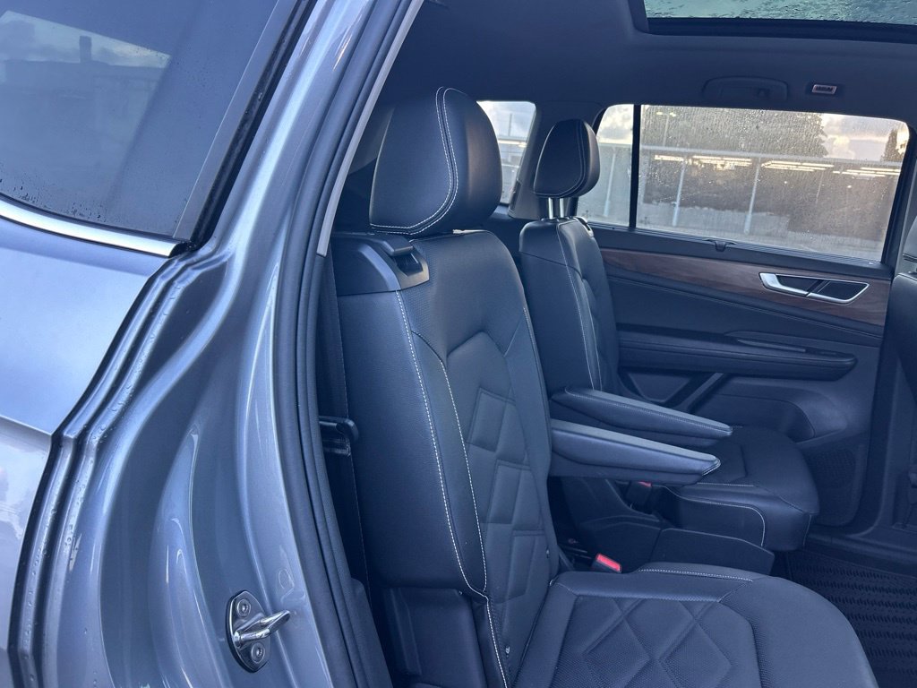 Used 2024 Volkswagen Atlas SE w/ Panoramic Sunroof Package AWD/4WD image 27
