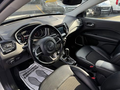 Used 2020 Jeep Compass Latitude image 10